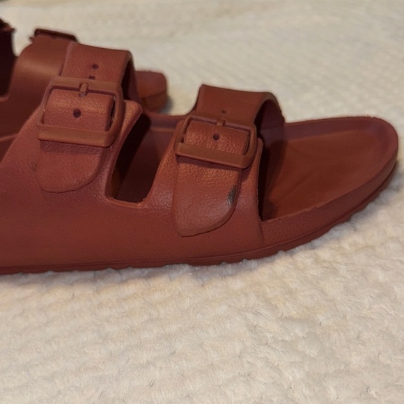 🩴 Express Rubber Slide Sandals – shade of Red, Size 12 - Picture 9 of 13